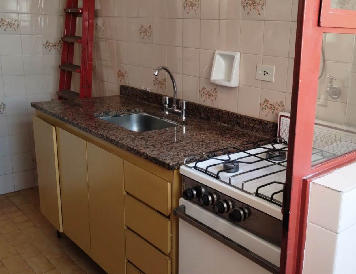 DEPARTAMENTO  2 AMB "FLORESTA"