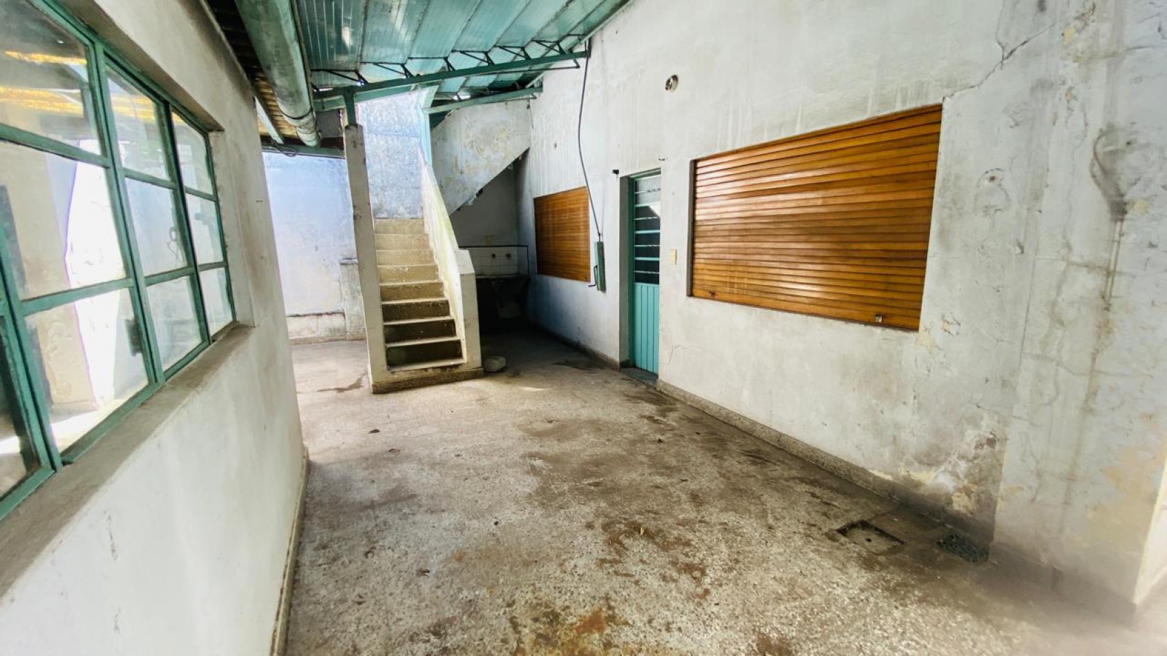 CASA 4 AMB PARA DEMOLER Y/ O REFACCIONAR MONTE CASTRO