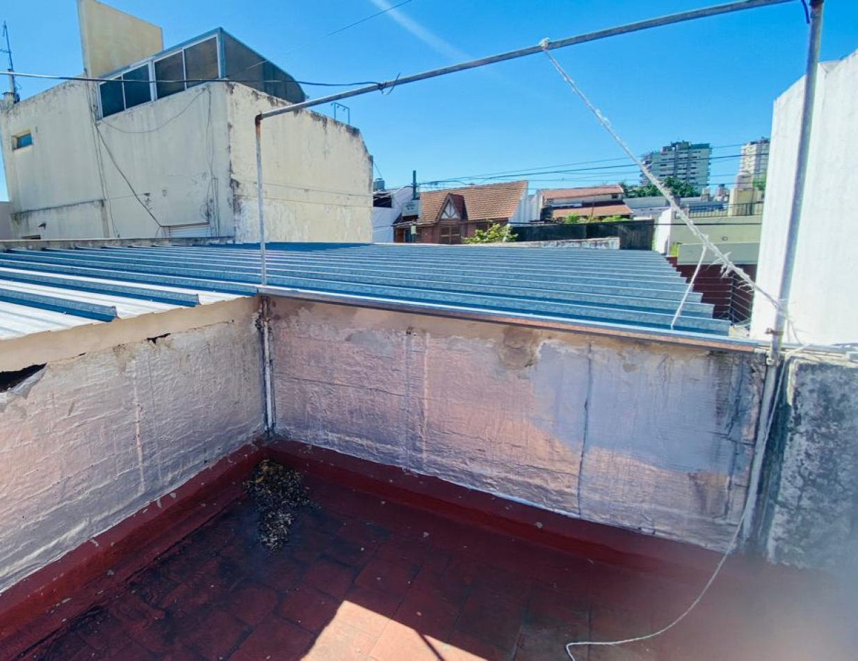 CASA 4 AMB PARA DEMOLER Y/ O REFACCIONAR MONTE CASTRO