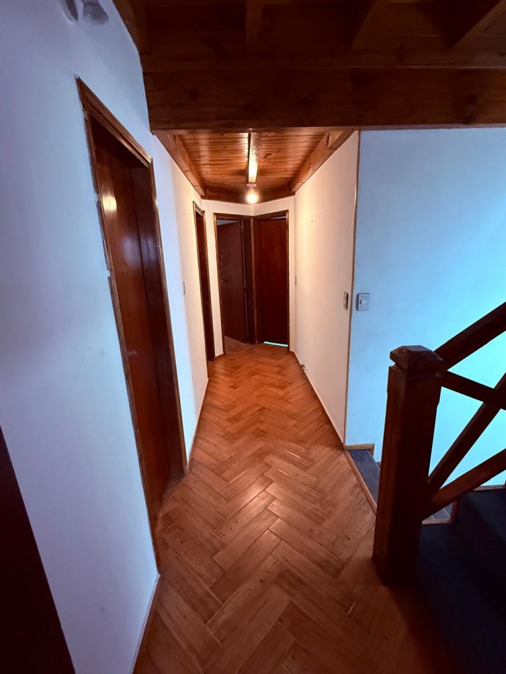 CASA 5 AMB CON DEPENDENCIA Y GARAGE  VILLA DEVOTO- APTO USO COMERCIAL