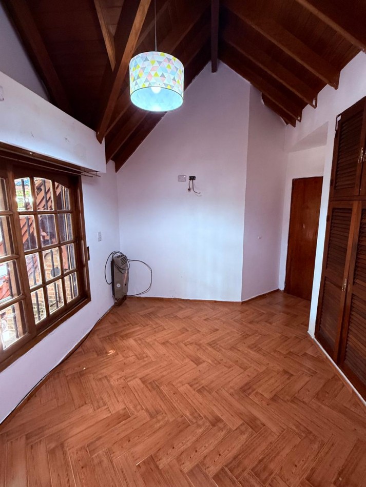 CASA 5 AMB CON DEPENDENCIA Y GARAGE  VILLA DEVOTO- APTO USO COMERCIAL