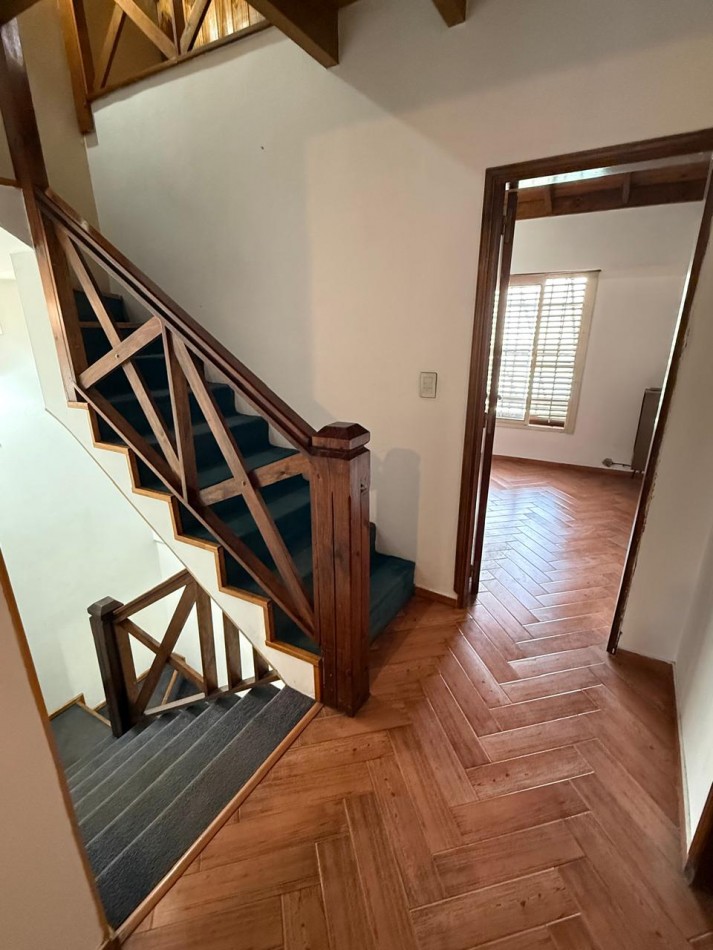 CASA 5 AMB CON DEPENDENCIA Y GARAGE  VILLA DEVOTO- APTO USO COMERCIAL