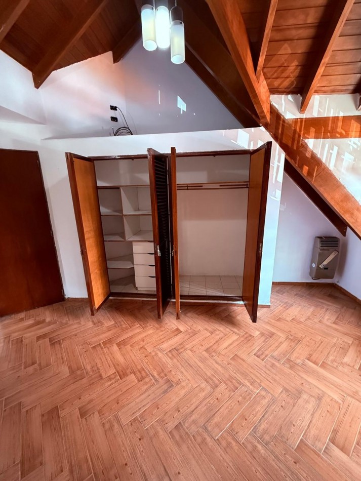 CASA 5 AMB CON DEPENDENCIA Y GARAGE  VILLA DEVOTO- APTO USO COMERCIAL