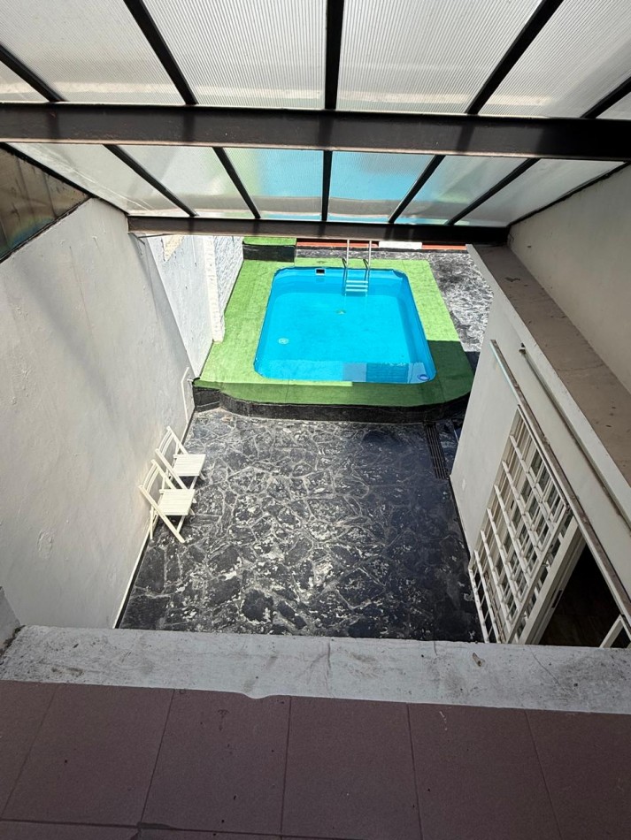 CASA 5 AMB CON DEPENDENCIA Y GARAGE  VILLA DEVOTO- APTO USO COMERCIAL