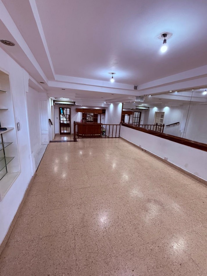 CASA 5 AMB CON DEPENDENCIA Y GARAGE  VILLA DEVOTO