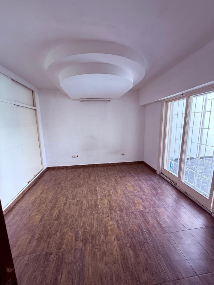 CASA 5 AMB CON DEPENDENCIA Y GARAGE  VILLA DEVOTO