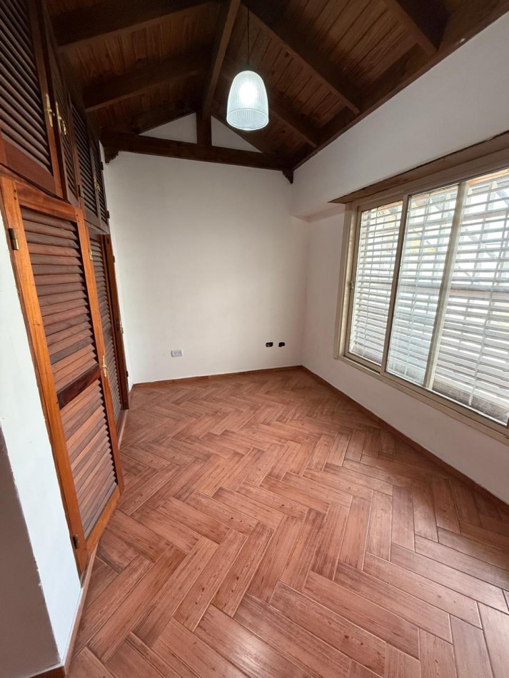 CASA 5 AMB CON DEPENDENCIA Y GARAGE  VILLA DEVOTO