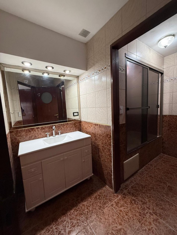 CASA 5 AMB CON DEPENDENCIA Y GARAGE  VILLA DEVOTO