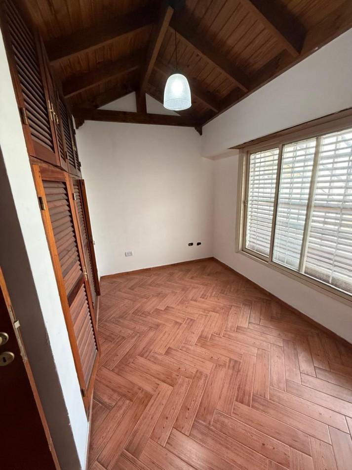 CASA 5 AMB CON DEPENDENCIA Y GARAGE  VILLA DEVOTO