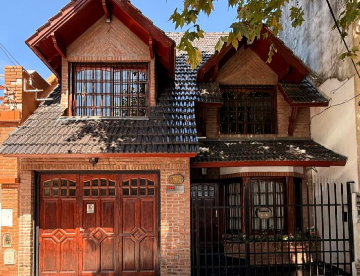 CASA 5 AMB CON DEPENDENCIA Y GARAGE  VILLA DEVOTO